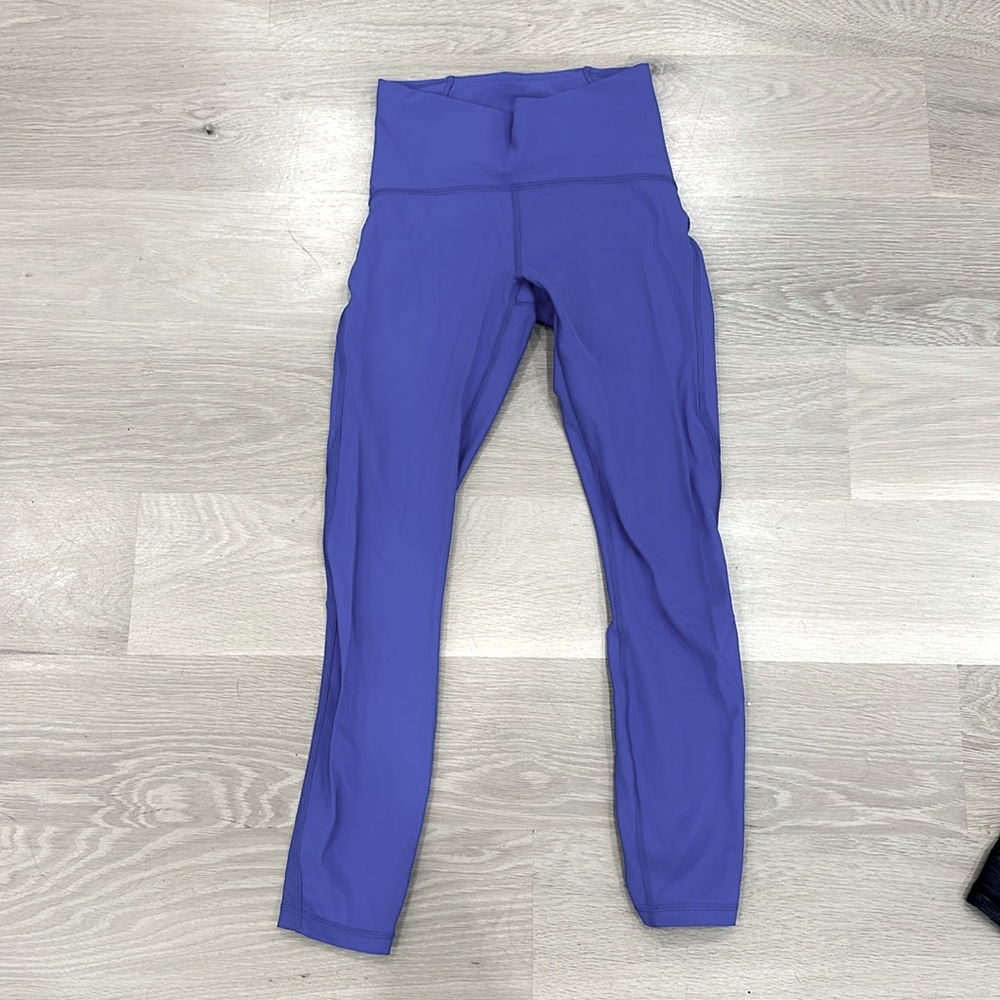 Purple/blue size 4 Lululemon leggings with mesh